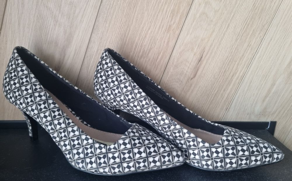 Buty 38 szpilki nowe 38.5