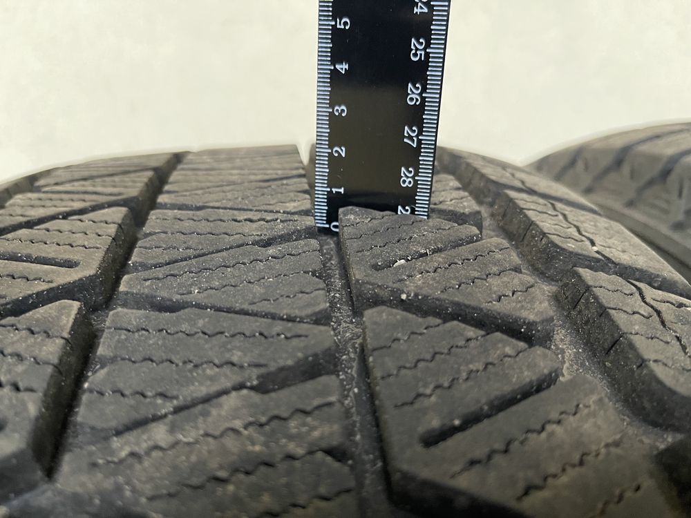 Зимние шины б/у BRIDGESTONE BLIZZAK DM-V1 265/60R18 110R (Japan)