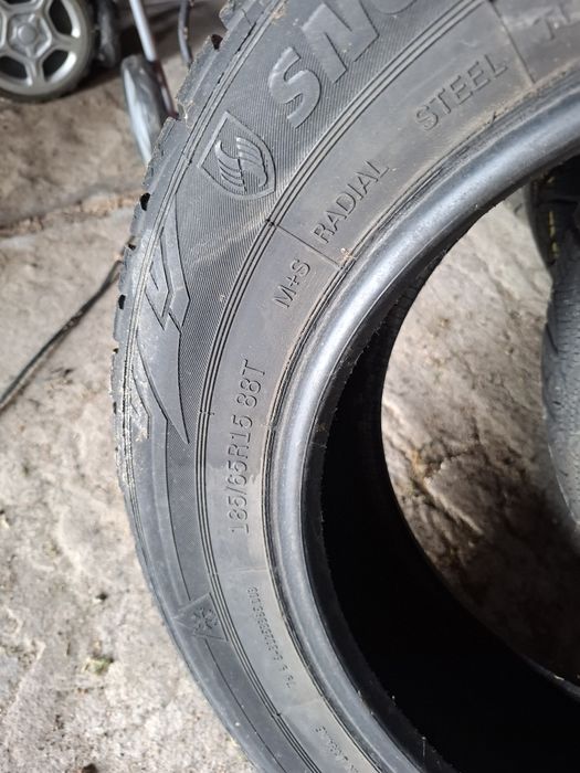 Opony zimowe 15 cali.