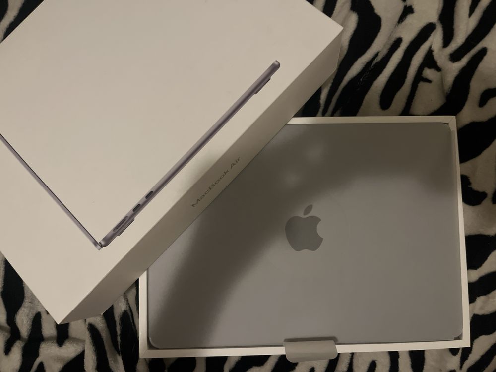 MacBook Air M2 13,6p