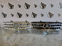 Решітка капота W163 ML-class Mercedes решотка радиатора
