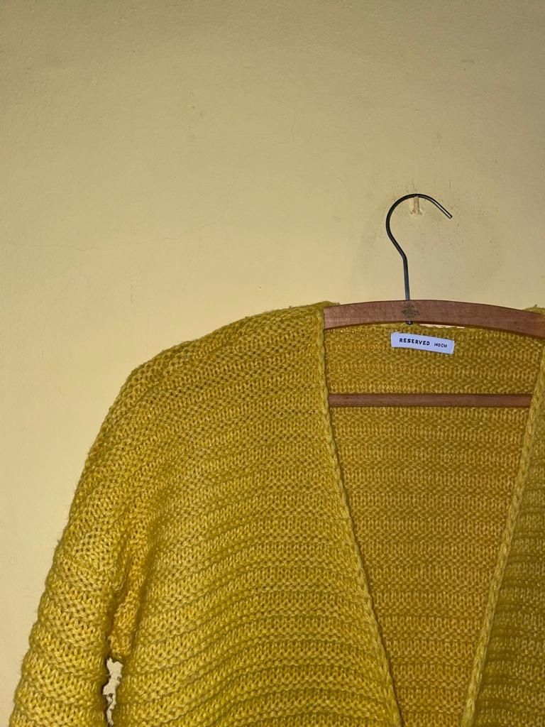 Długi sweter kardigan żółty miodowy sweterek na zimę jesień 140 cm