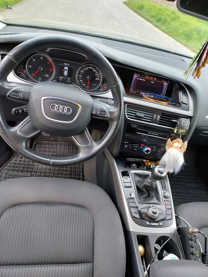 Sprzedam Audi A4 2012r 136km