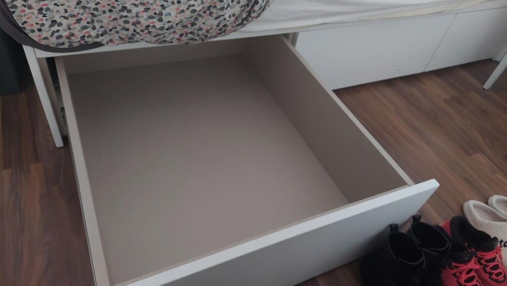 Cama 2mx2m com colchão e estrado
