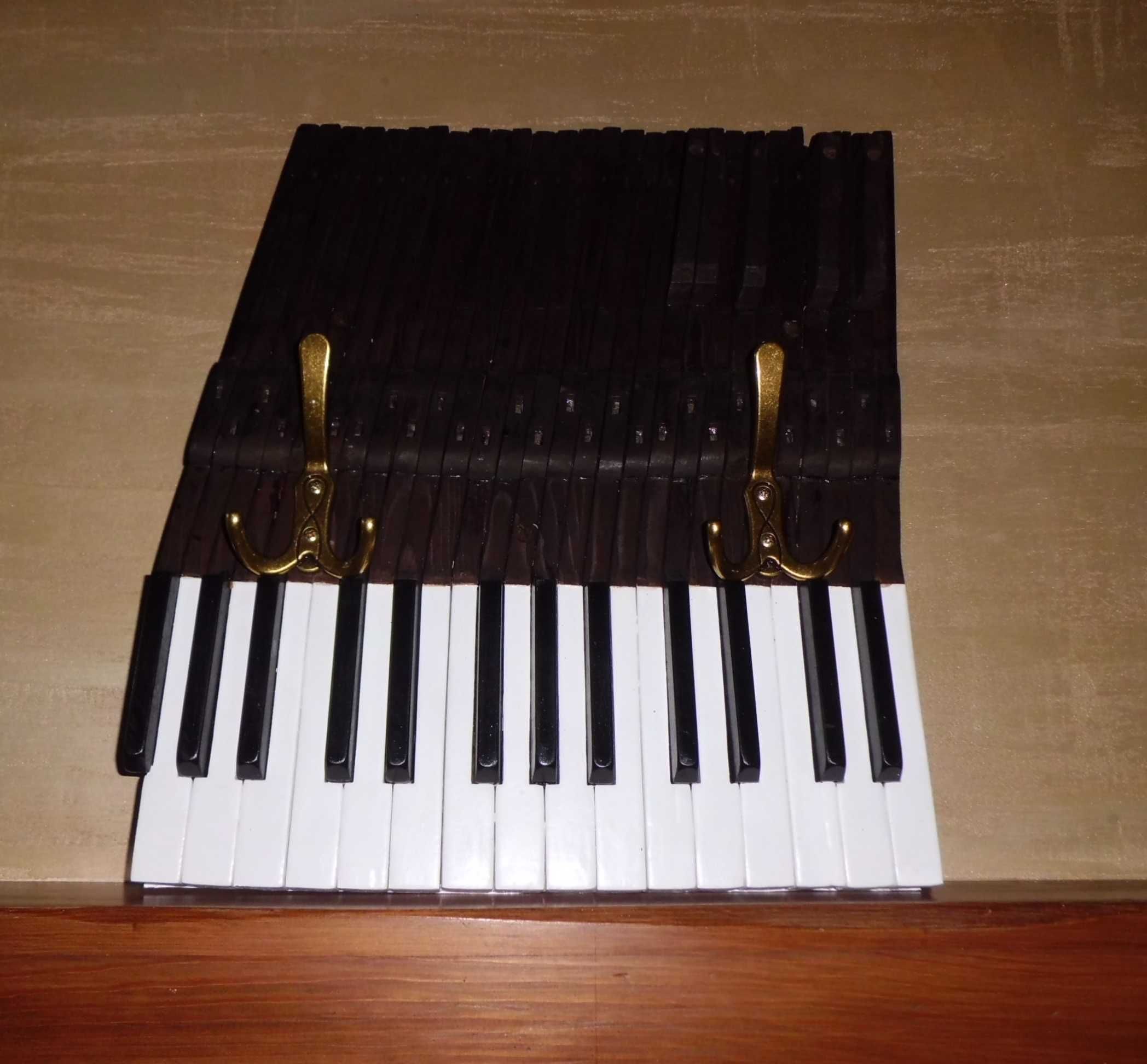Oryginalny i niepowtarzalny - WIESZAK-klawiatura pianina - 600zł