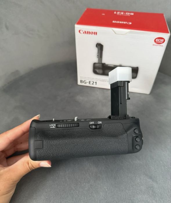 Battery grip BG-E21 da Canon compatível com a Canon 6D Mark || (NEW)