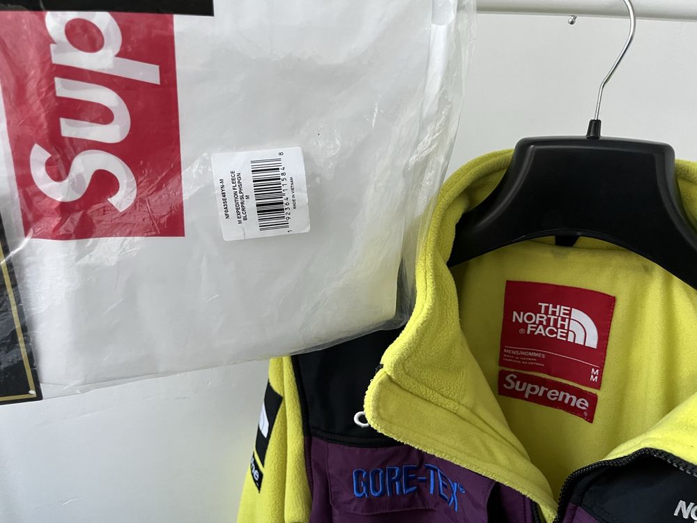 Supreme & The North Face Expedition Fleece Jacket
