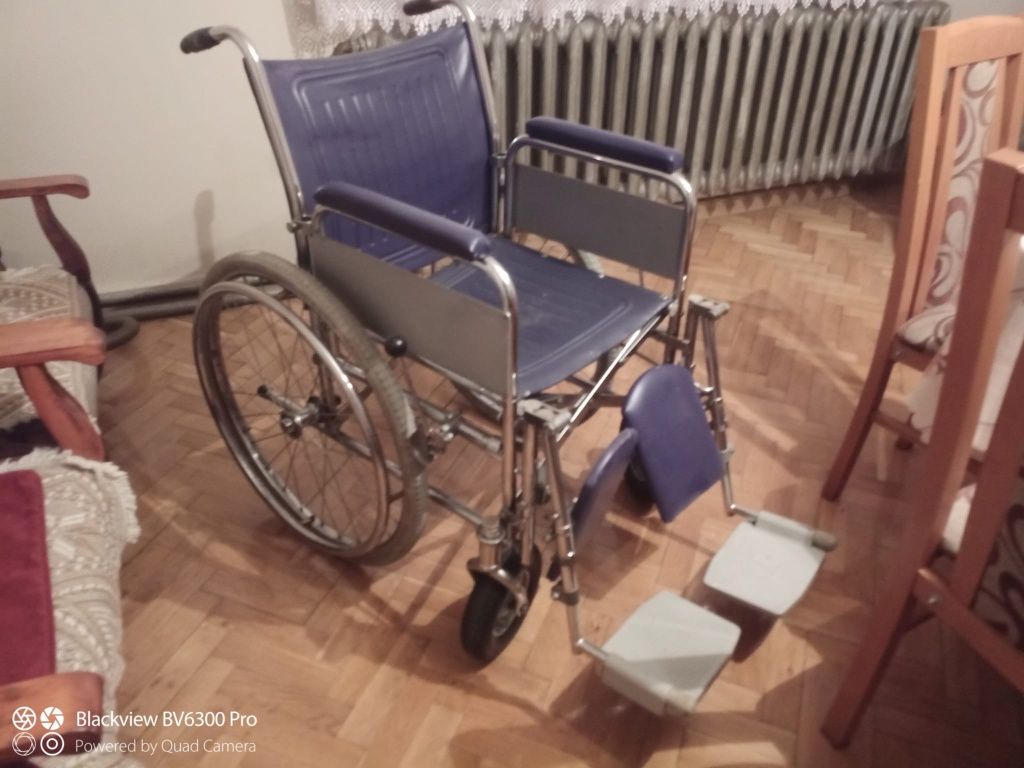 Wózek inwalidzki w idealnym stanie