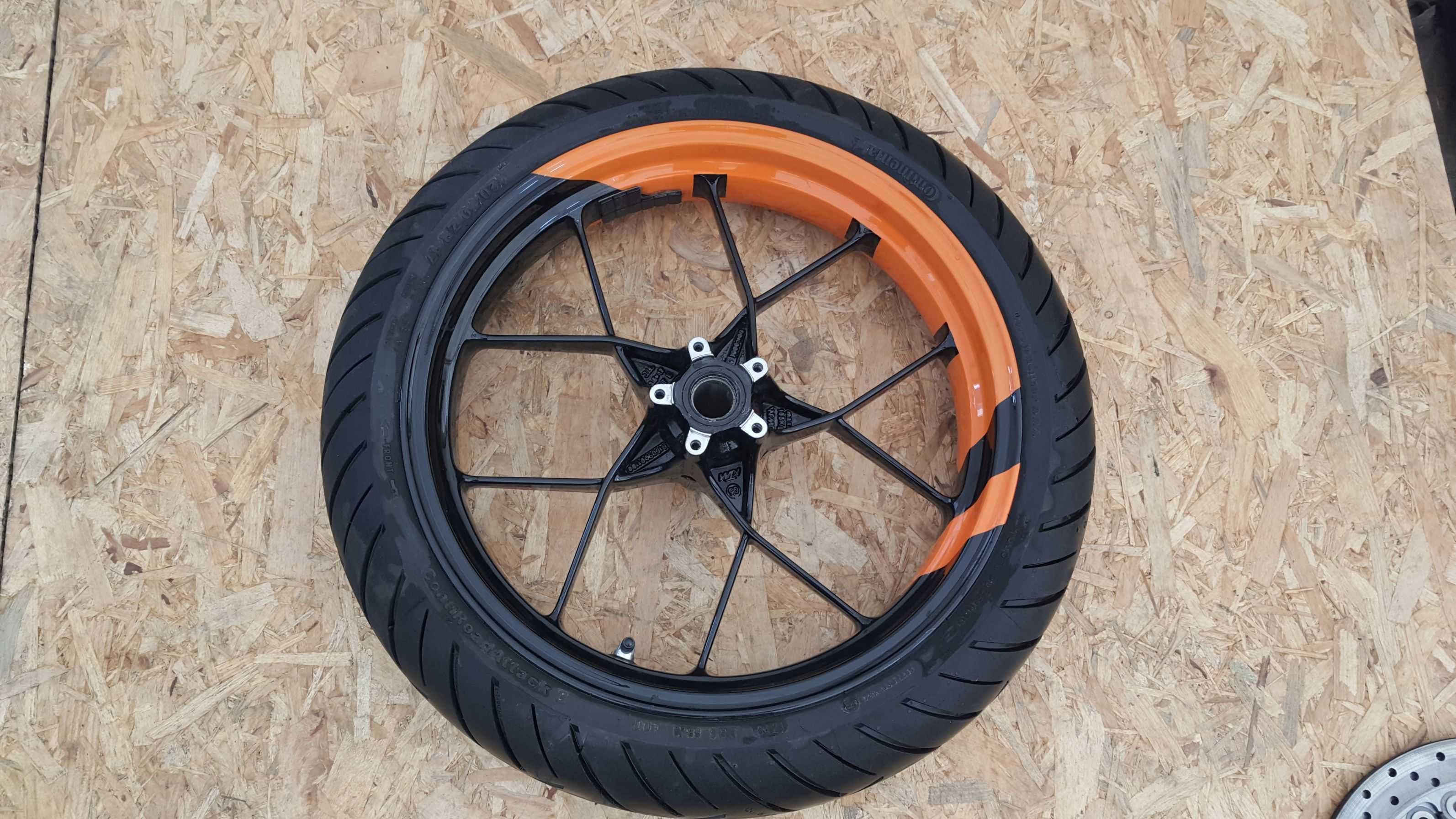 Felga kolo Superduke 1290 Super Duke R 2018-20 rok z opona KTM Idealne