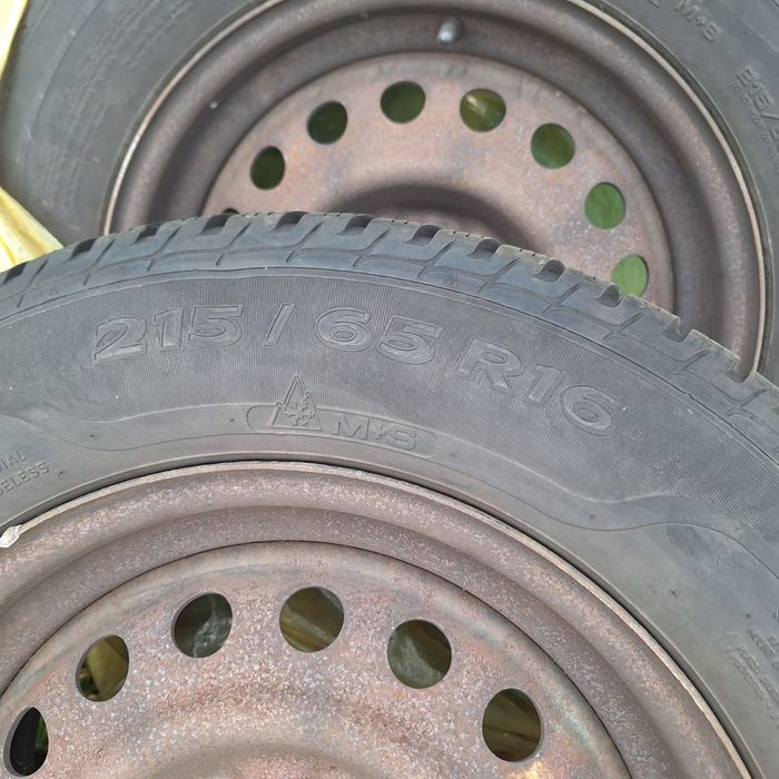 Opony zimowe Sava 215/65R16 – 4 szt.