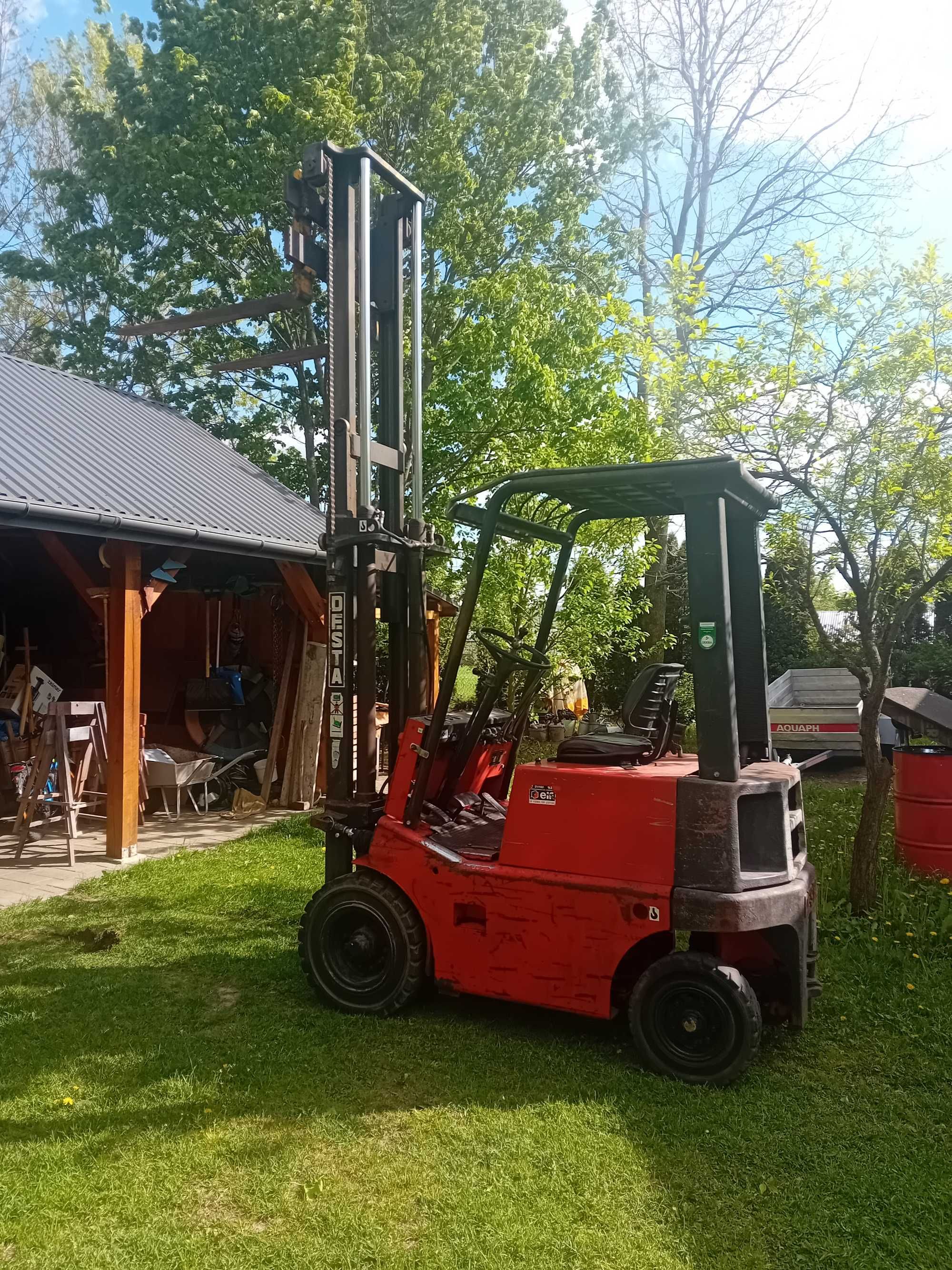 Wózek widłowy DESTA 1600kg 3.3m 4 sekcje ZETOR 5201