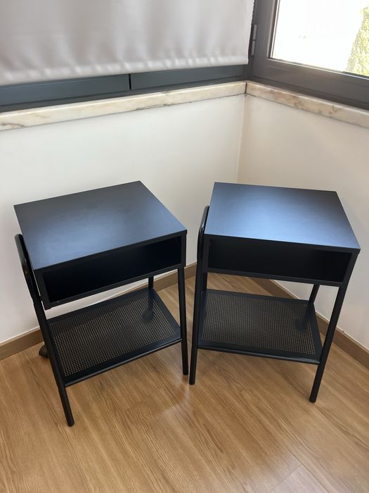 2 mesas de cabeceira IKEA