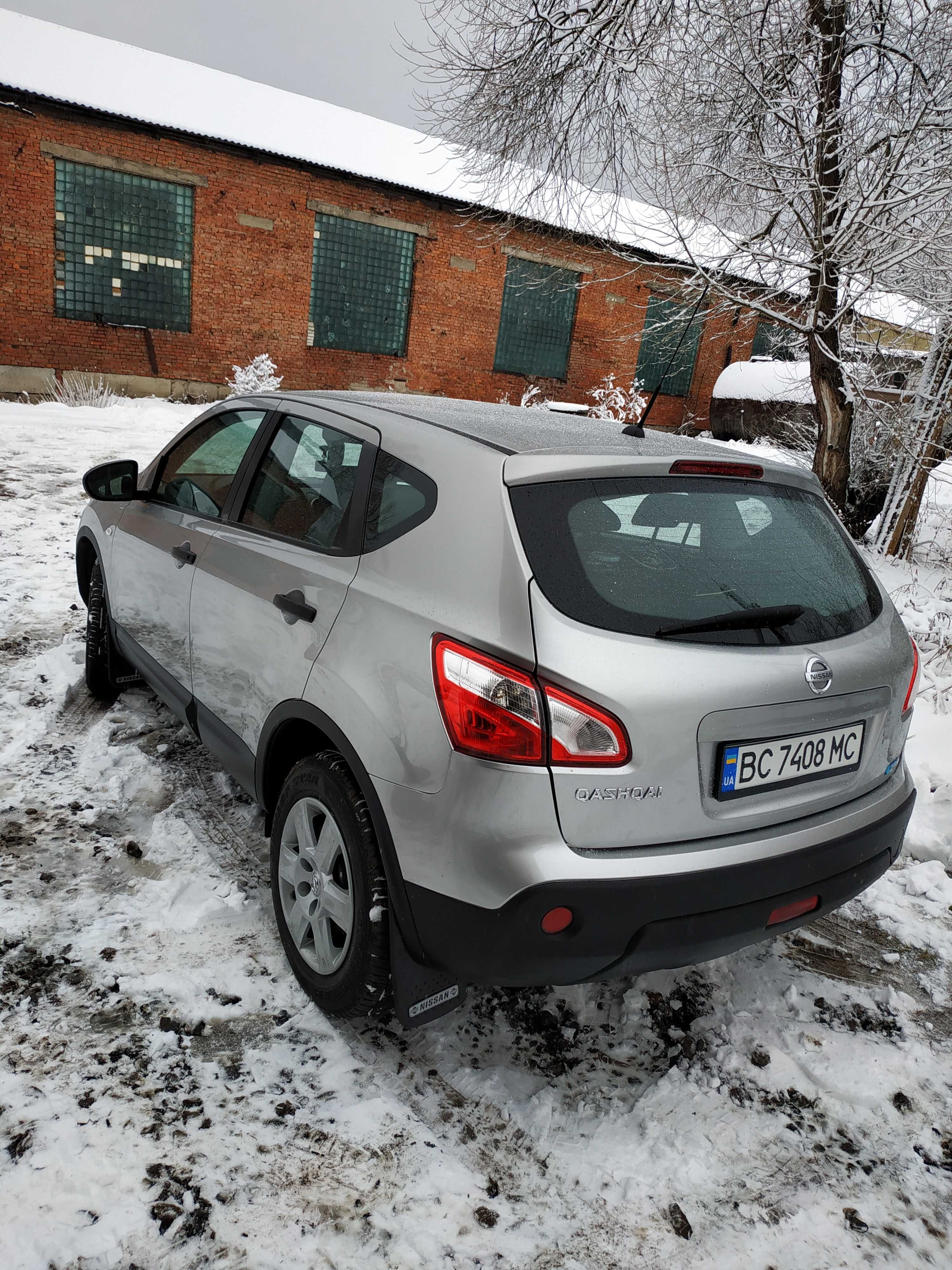 Продам у відмінному стані автомобіль Nissan