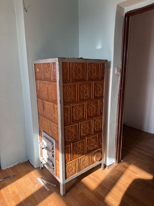 Piec kaflowy do rozbiórki