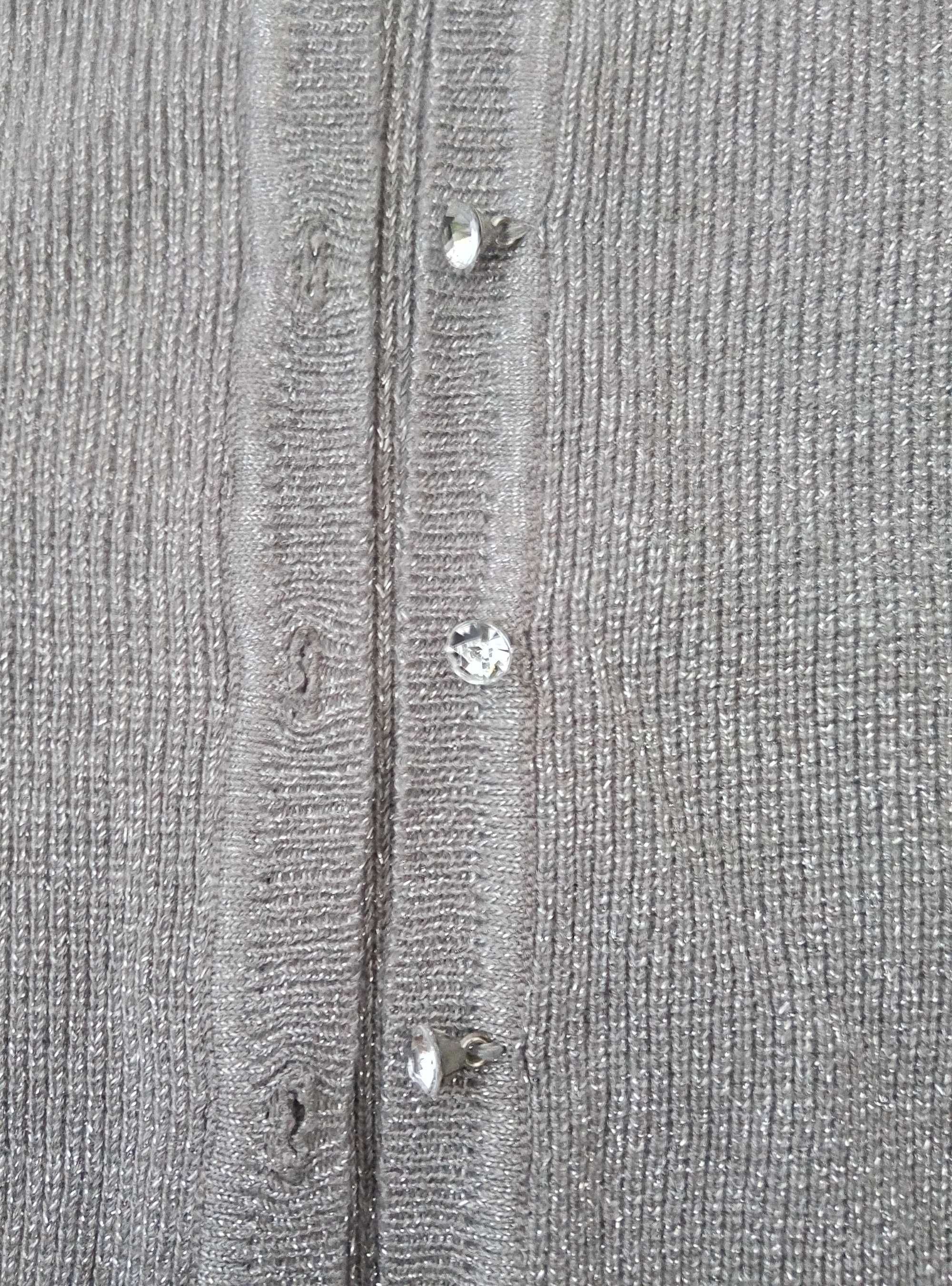 Кофточка на пуговицах на девочку фирмы Zara на р. 140