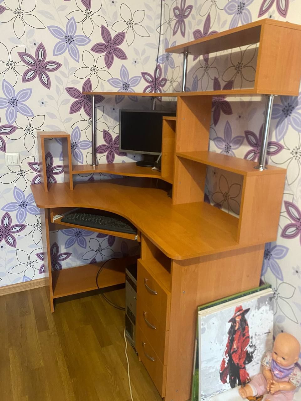 Продам комп'ютерний стіл
