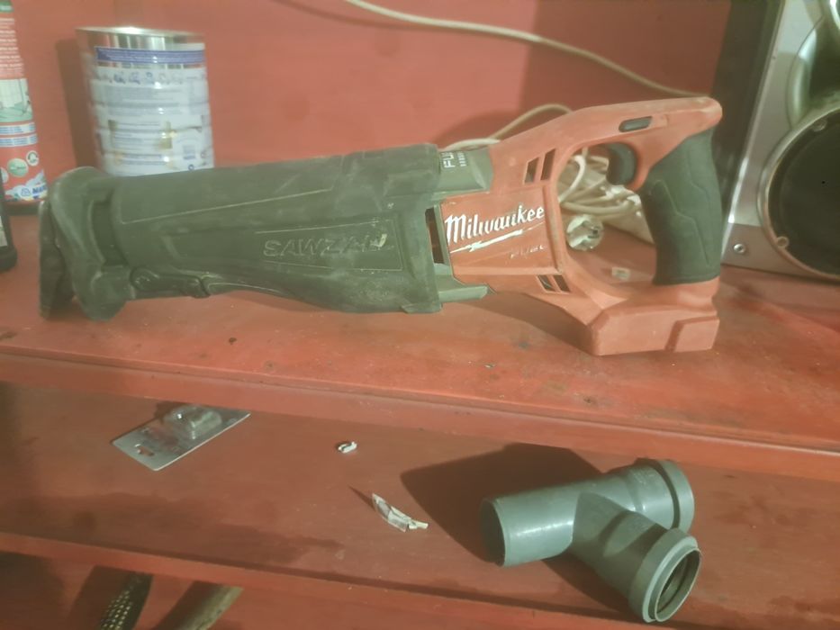 Piła szablasta Milwaukee M18