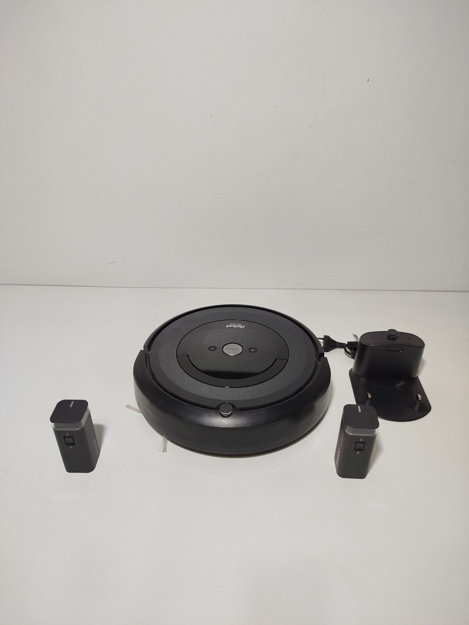 Robot sprzątający iRobot Roomba e6 czarny