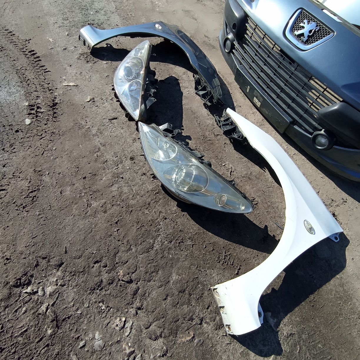 Бампер  Peugeot 307 Пежо 307