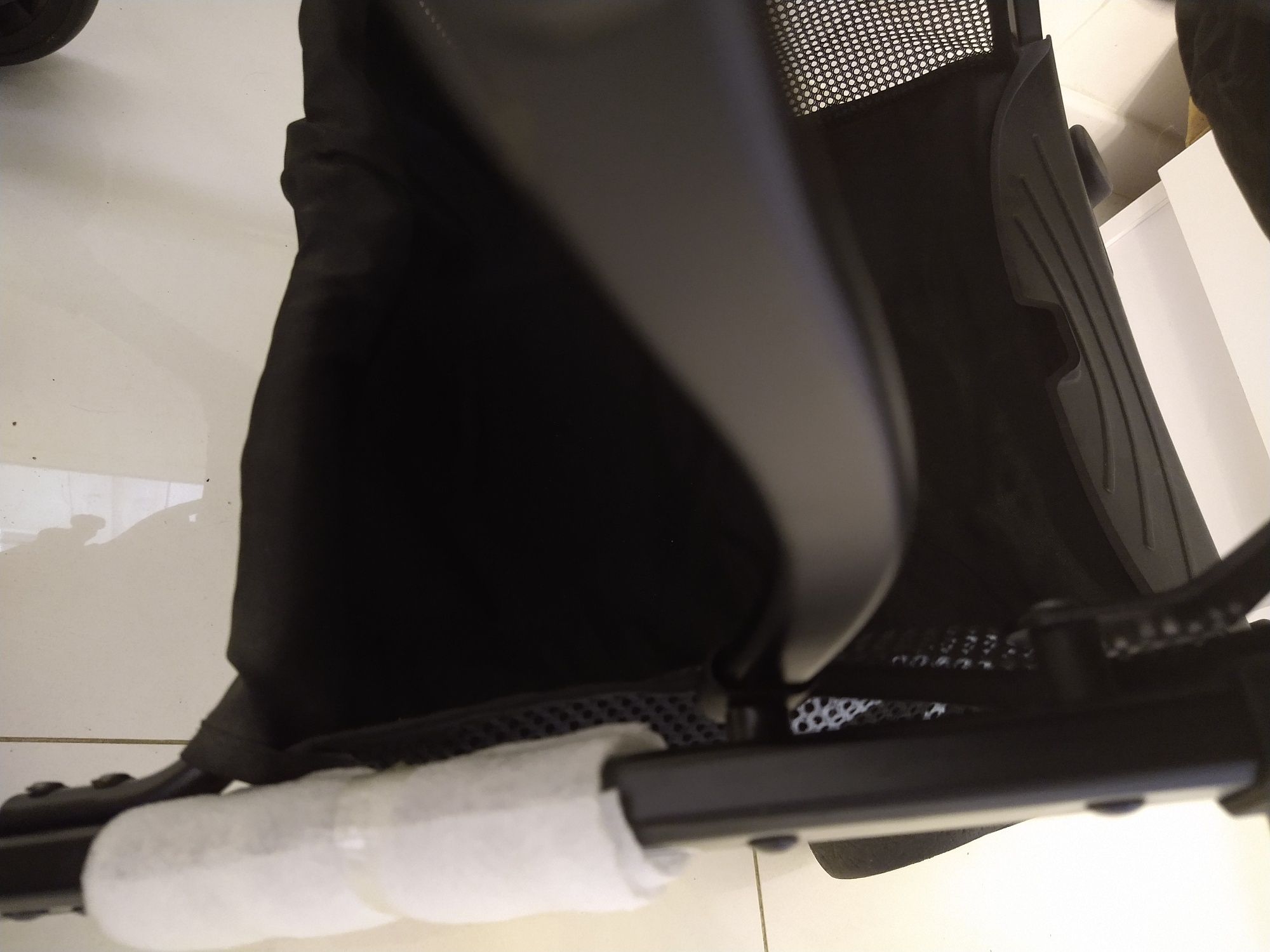 Wózek spacerowy Lorelli Fiorano kompaktowy lekki, składa się w walizkę