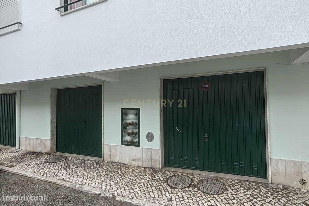 Box com casa de banho e kitchenette em Castanheira do Ribatejo