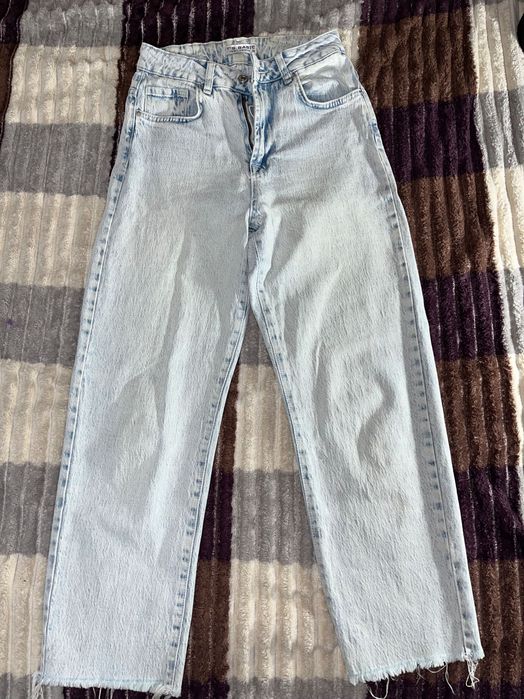 Нові блакитні джинси МОМ