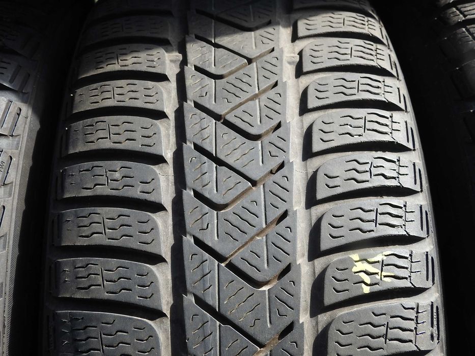 4x Pirelli SottoZero 3  215/55r17 94H 16rok 6mm