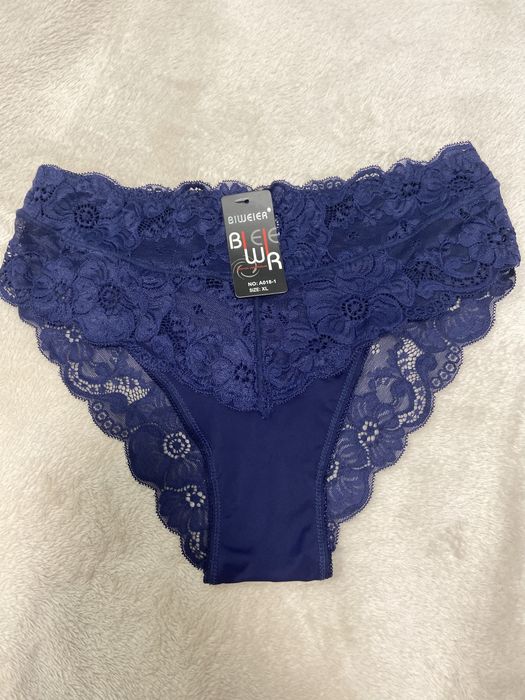 Жіночі мереживні трусики