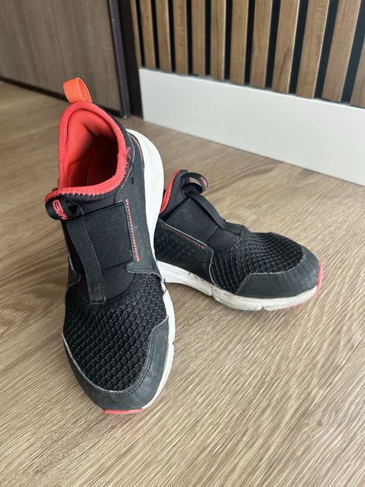 Tenis criança em bom estado tamanho 33