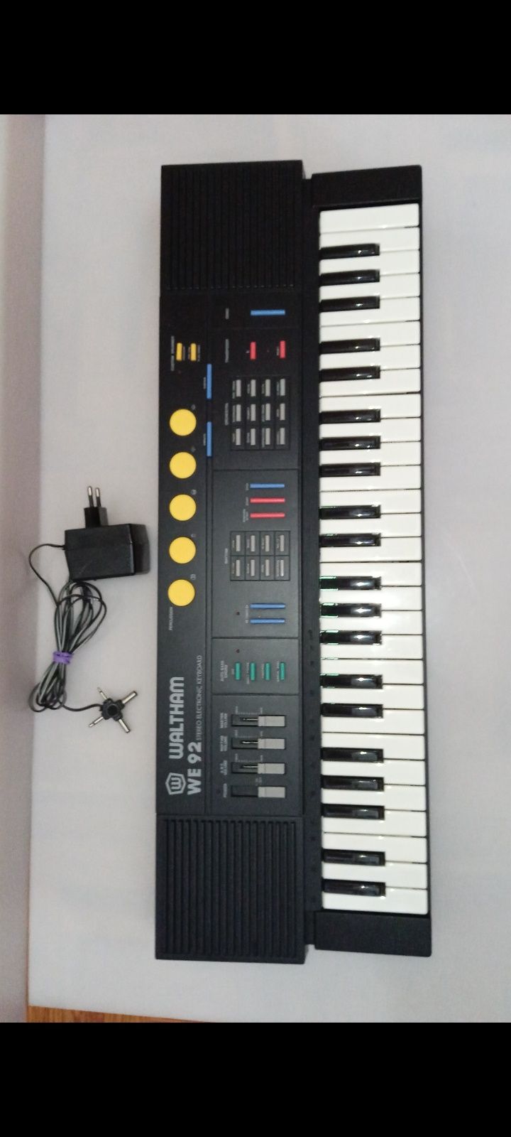 Órgão/Teclado Eletrônico Waltham WE 92 + Carregador