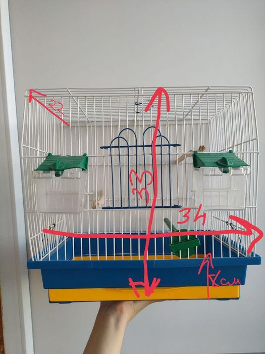 Продам клетки для домашних птиц .