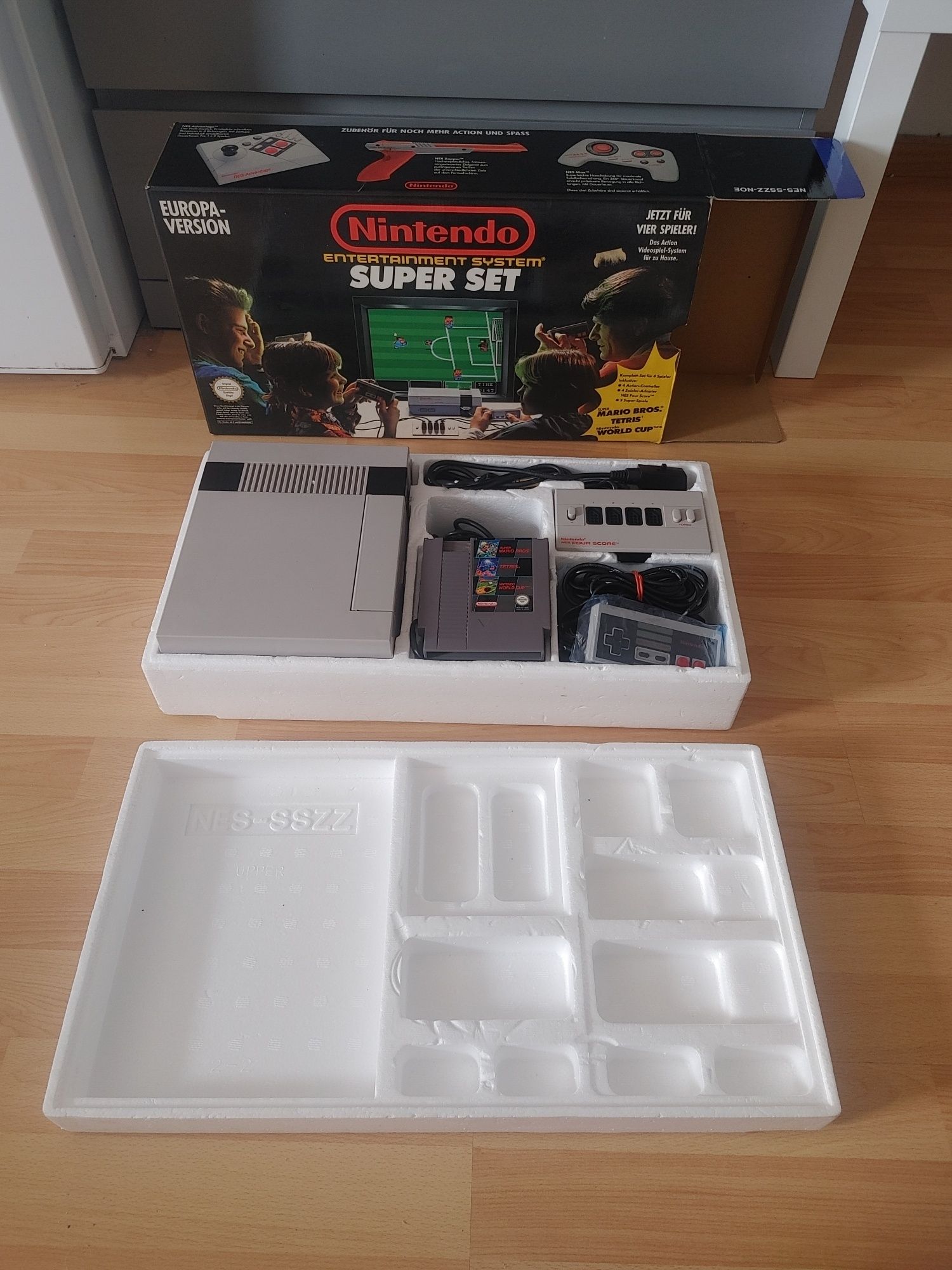 Nintendo NES  Zestaw w Opakowaniu Sprawna w db stanie SPRAWDŹ