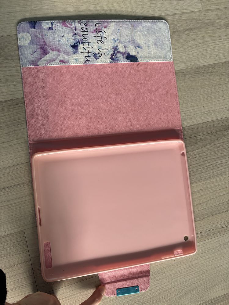 Etui do ipad 3 w kwiaty life is beautiful
