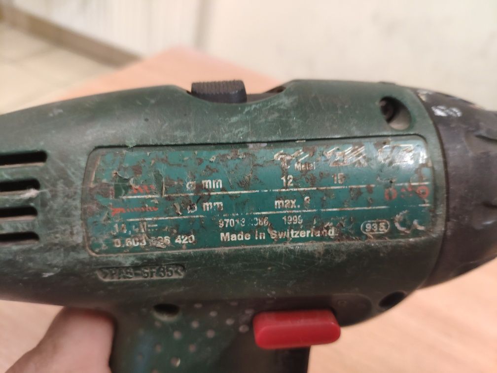 Wkrętarka Bosch 14,4 v na części