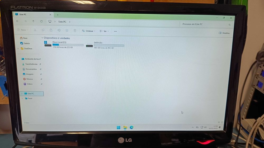 Computador Desktop HP + Monitor 17" LG - Completo