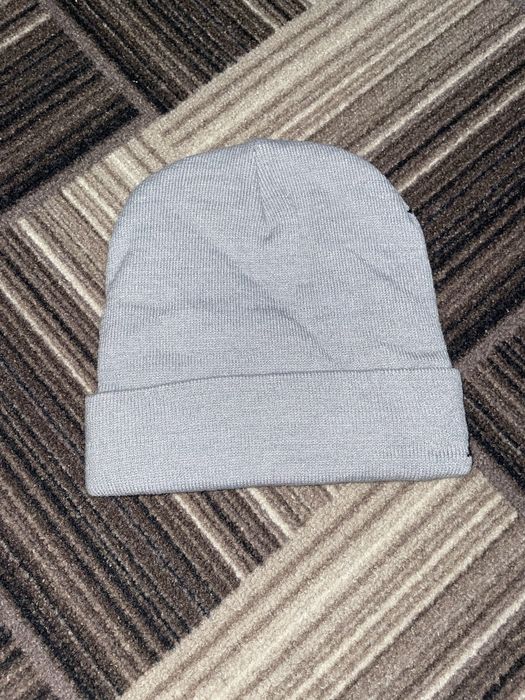 шапка Arc’teryx.