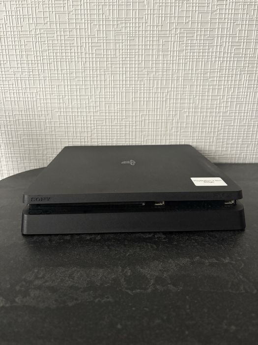Плейстейшн 4 Slim 500Gb в чудовому стані