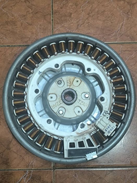 Продам двигатель стиральная машина LG WD 10400 NDK