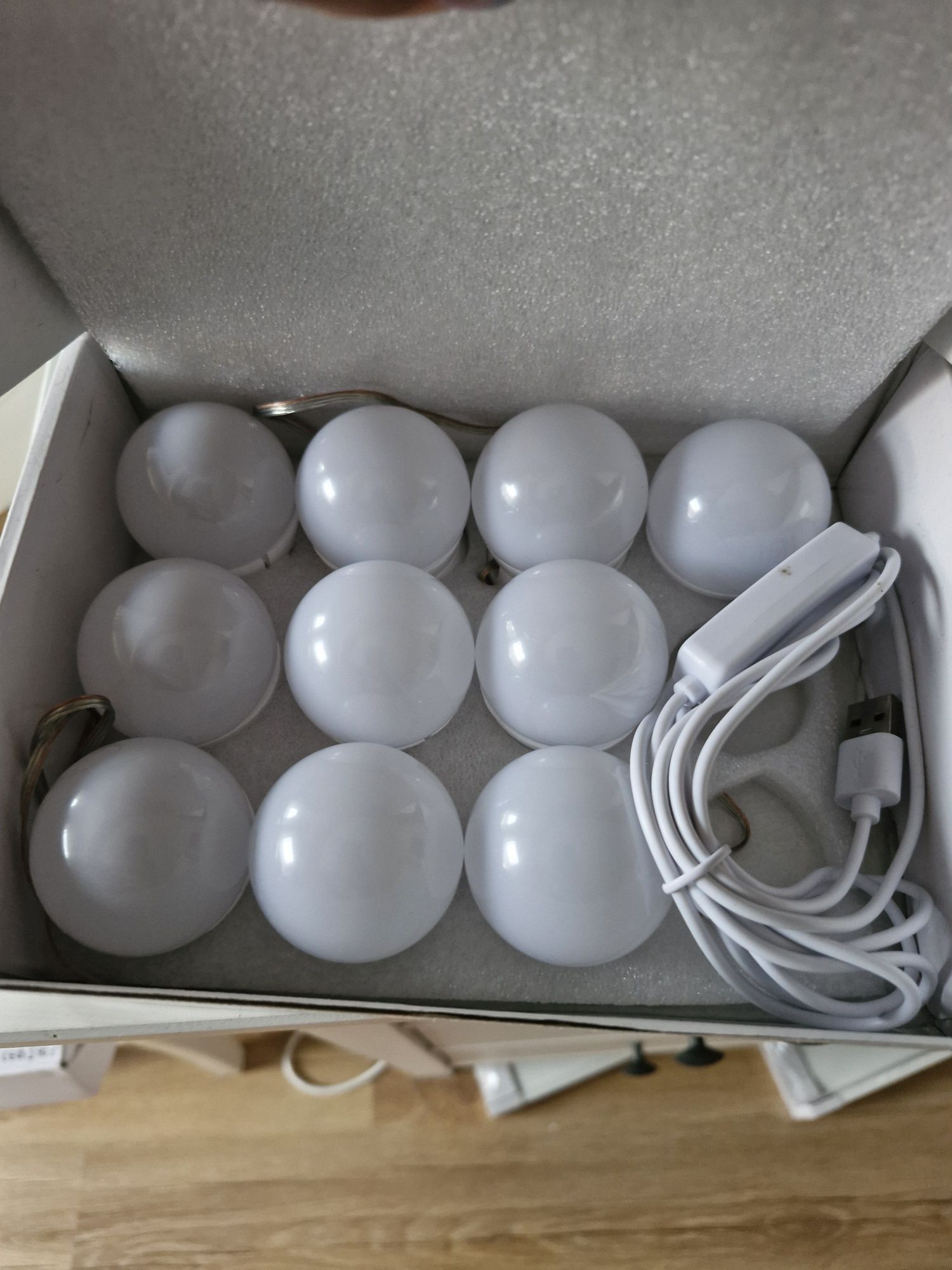 24 lampki led na lustro do toaletki nowe do przyklejenia