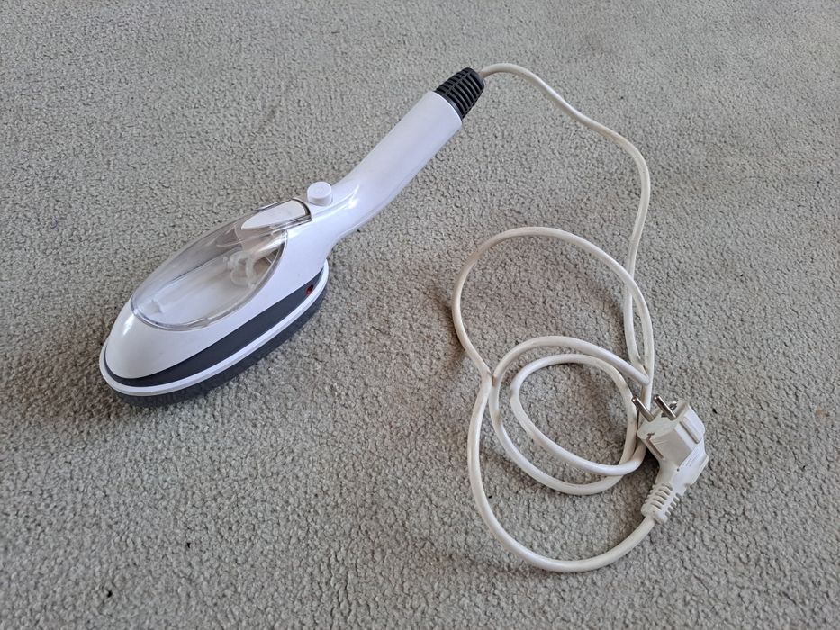 Żelazko parowe, parownica ręczna do prasowania ubrań