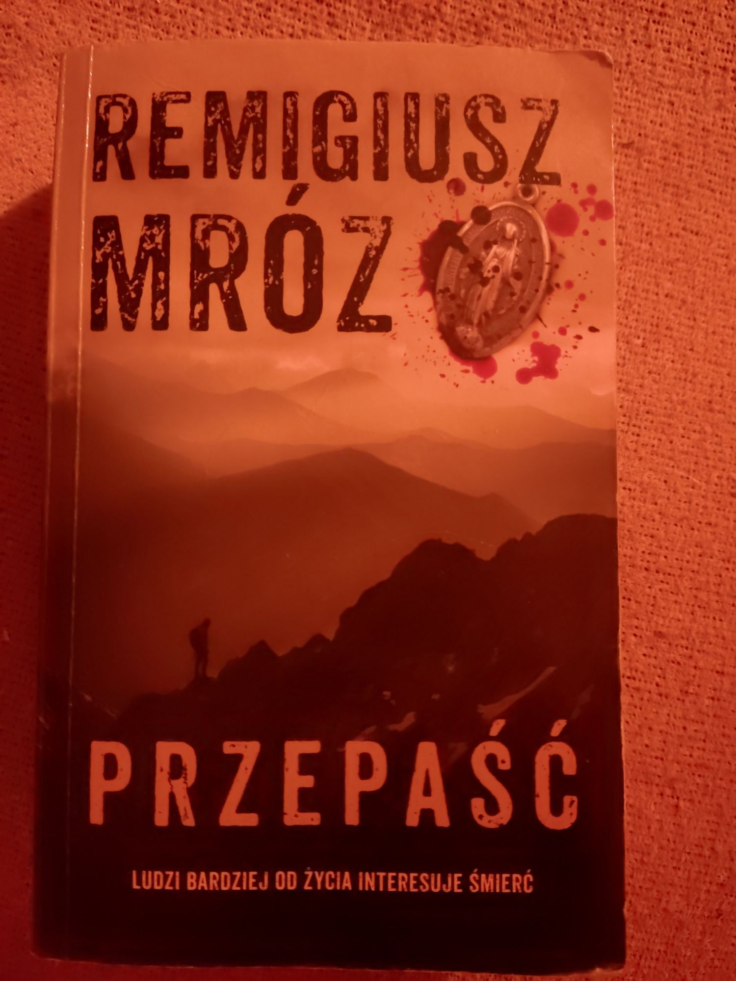 ,,Przepaść"  Remigiusz Mróz