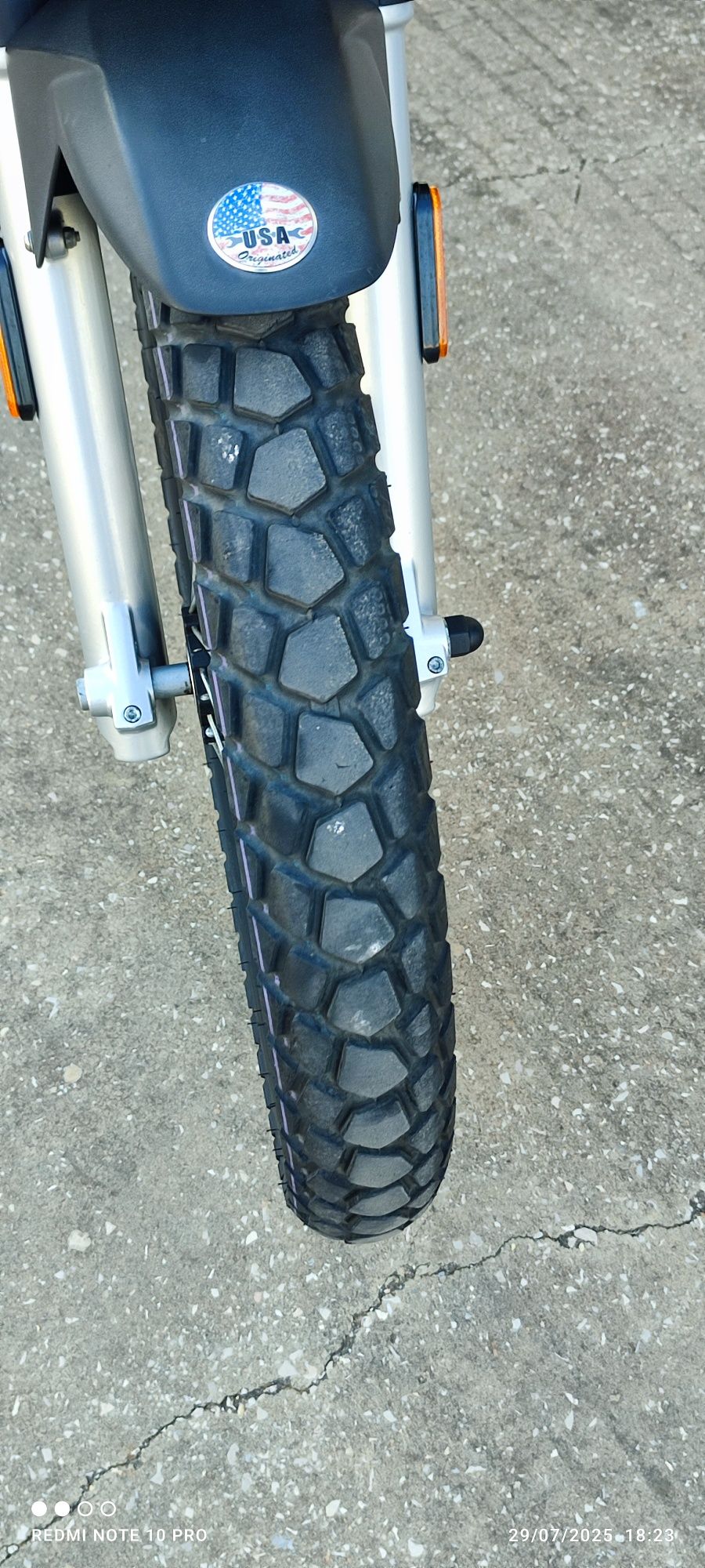 Moto trail UM DSR ADVENTURE