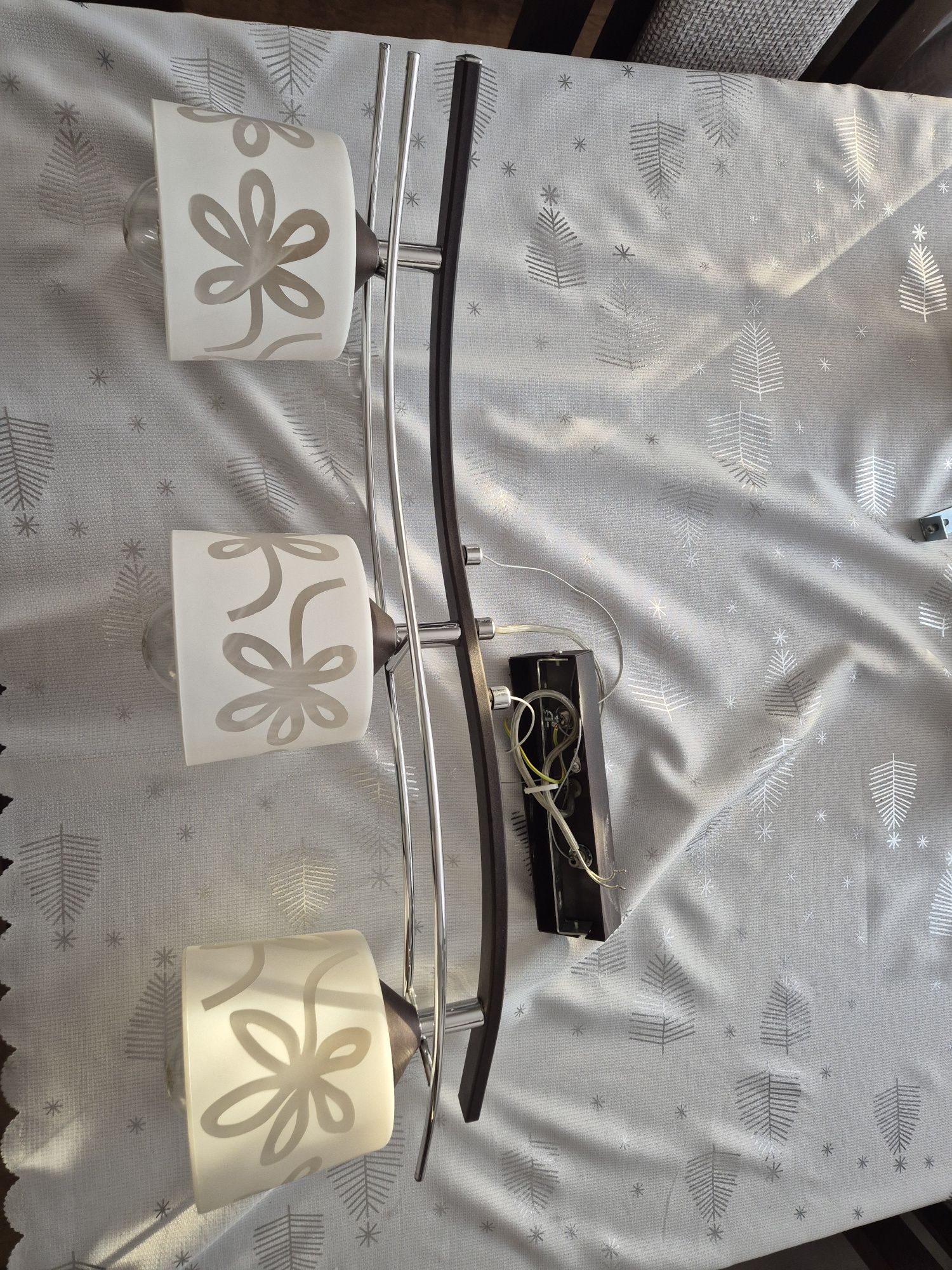 Lampy sufitowe plus kinkiet. 3+1+1