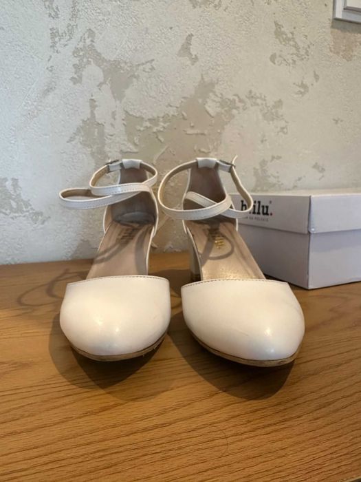 Buty ślubne BRILU czółenka, na słupku, białe, roz 42