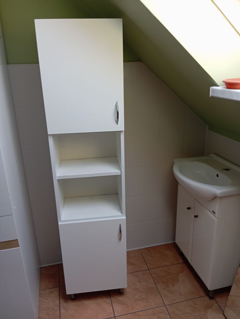 Zestaw mebli łazienkowych