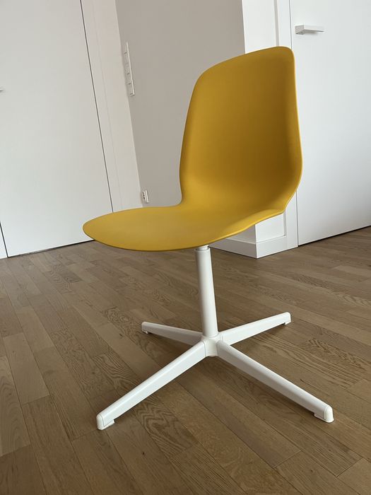 Krzesło biurowe IKEA Leifarne dla dzieci żółte