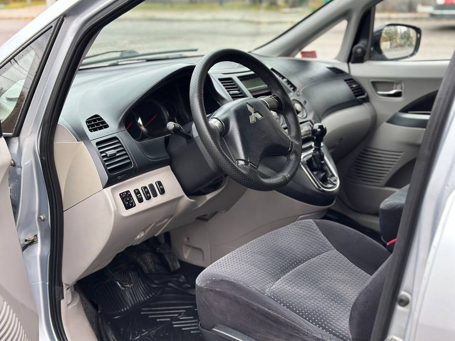 Продам Mitsubishi Grandis 2.0 дизель