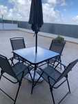 Vendo mobiliario de exterior: mesa com chapeu de sole 4 cadeiras e esp