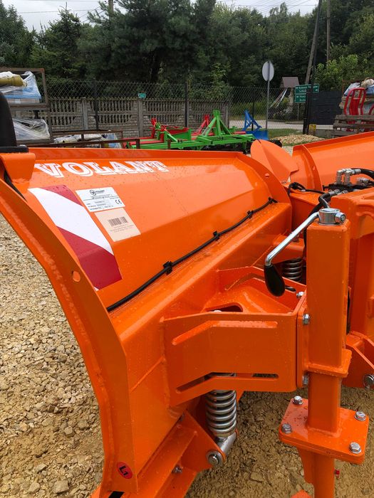 Nowy masywny pług do śniegu hydrauliczny VOLANT