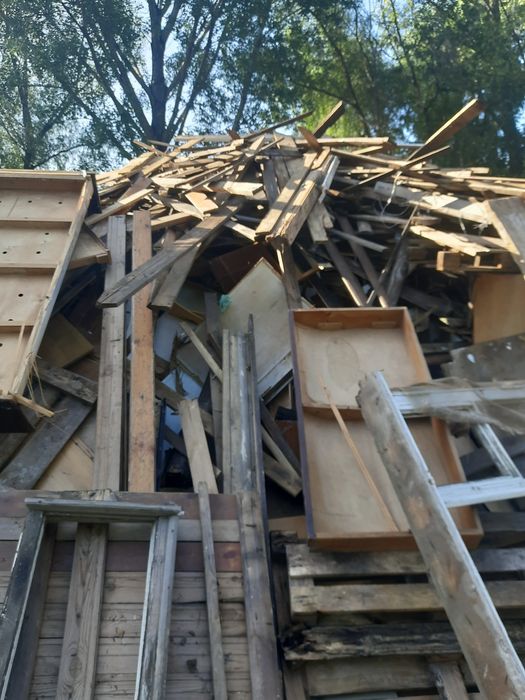 Продам дрова, тирсоплита, рейки ,двері ,вікна